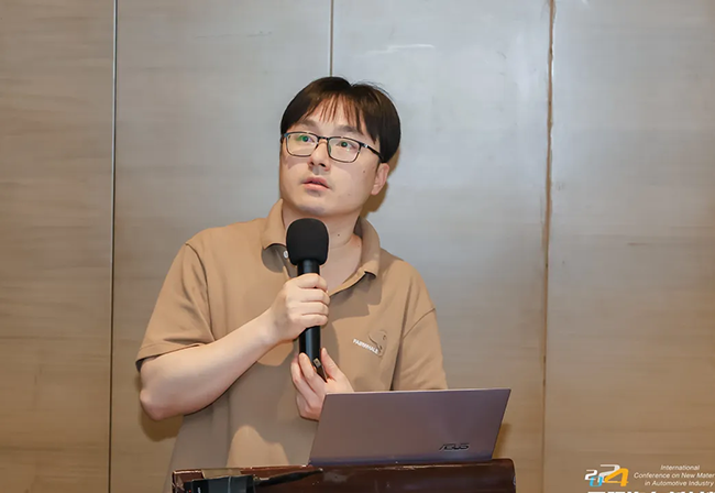 2024年国际汽车新材料大会储能电池新材料（燃料电池）分会举行(图4)