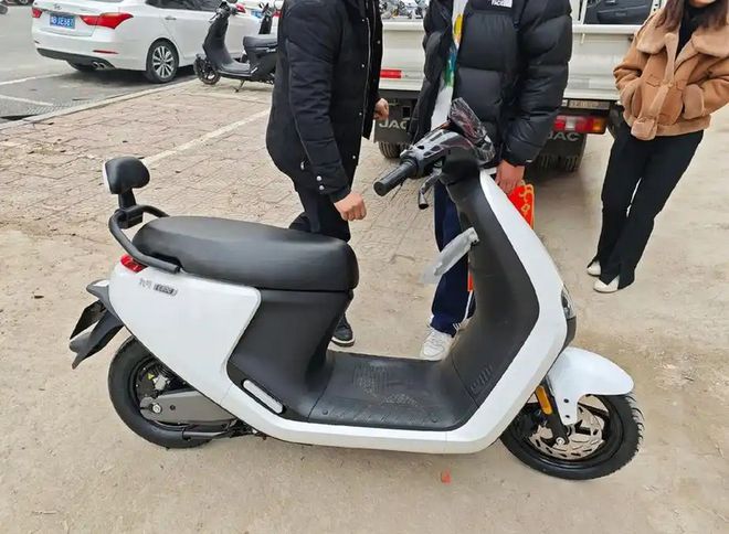 电动车性能越来越强功能越来越丰富为什么销量反而下降了呢？(图3)