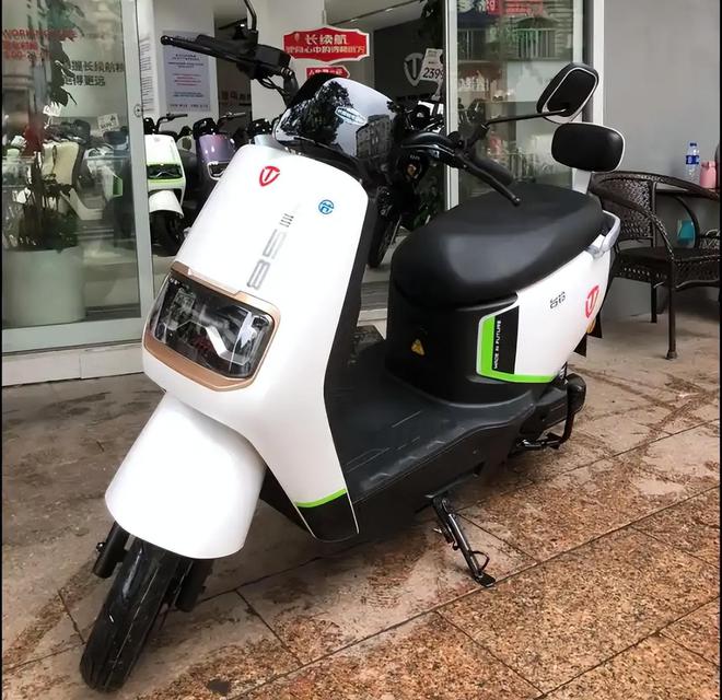 电动车性能越来越强功能越来越丰富为什么销量反而下降了呢？(图2)