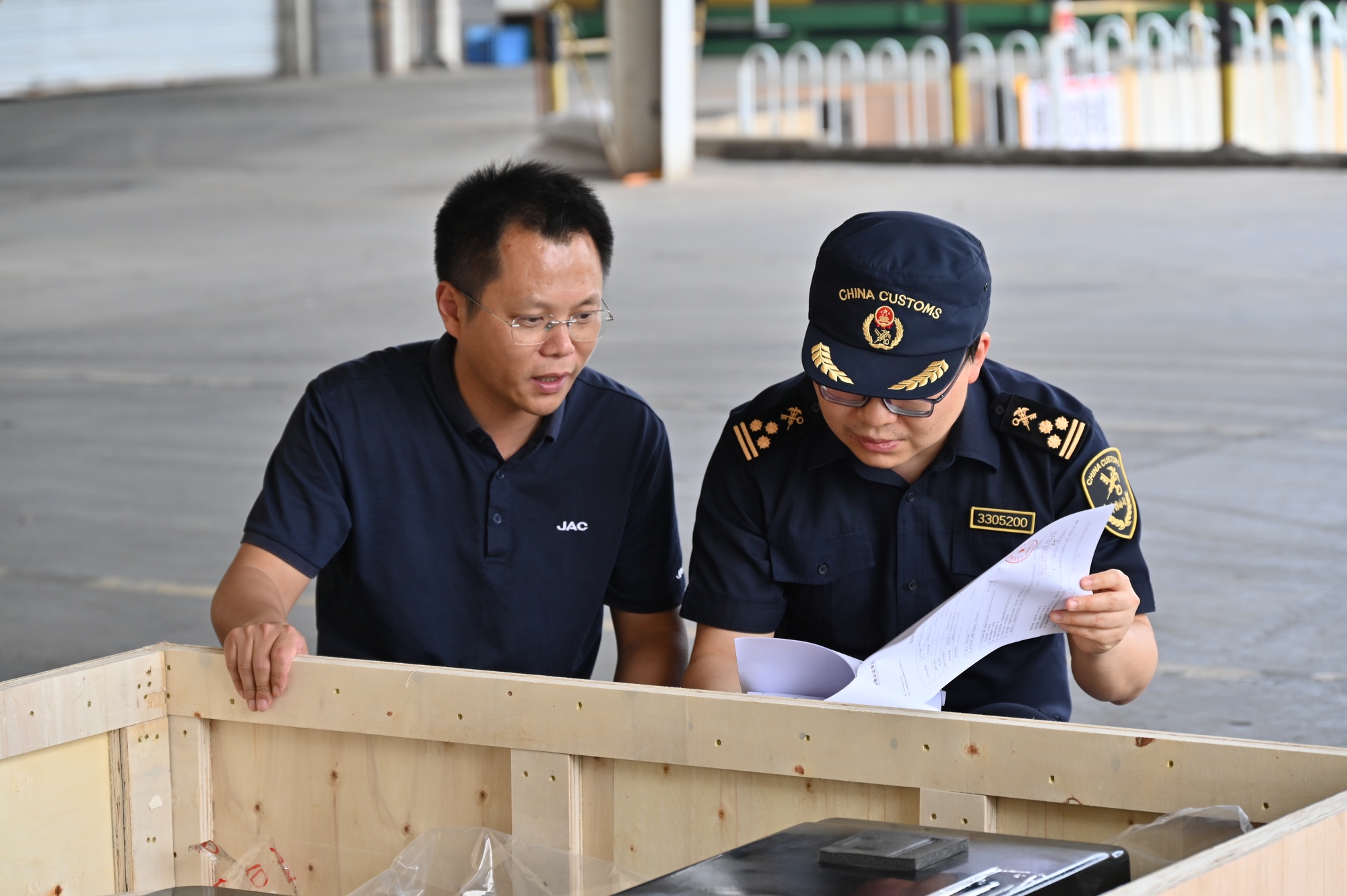 全省首单！出口锂电池“分箱发运”联动监管新模式正式启动(图1)