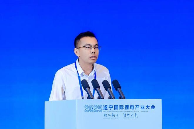 论坛直播丨吴辉:2030年全球锂电池出货量将达51TWh固态电池将达614GWh(图2)