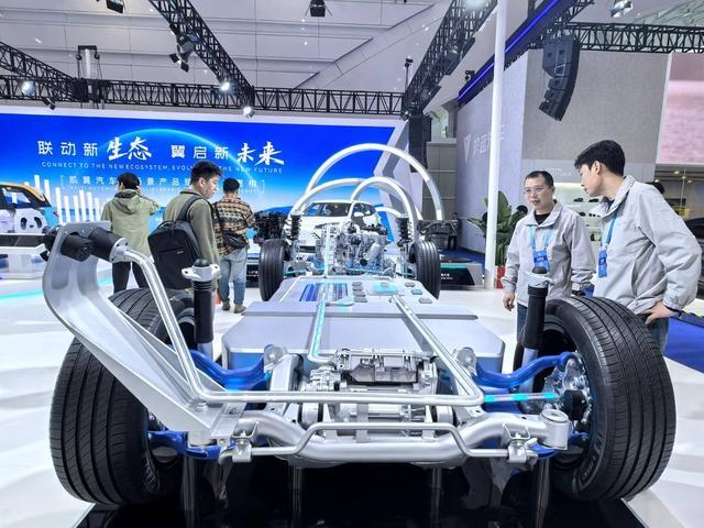 eVTOL、人形机器人、电动船舶……超230家参展商携明星产品亮相2025动力电池应用生态展览会(图5)