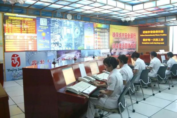 中国飞天狂人造出全球首架“空中的士”(图6)